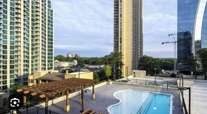 Pool - Neighbor to Lenox mall (Atlanta)