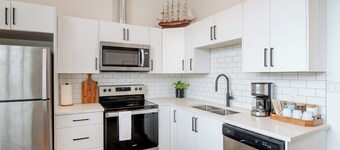 Squeaky clean brand new 2 bedroom close to major routes.