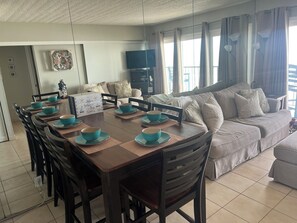 Smart TV - Relax By The Sea With Infinity Ocean Views (Galveston)