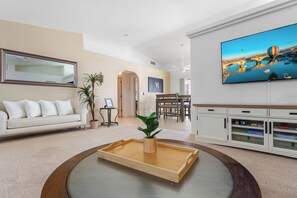 Smart TV - STOCKED Pool Home, RV & Boat parking, Game room. Sleeps 13 (Lake Havasu City)