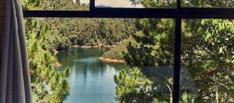 Modern Duplex Cabin With Kitchen, Jacuzzi and Lake