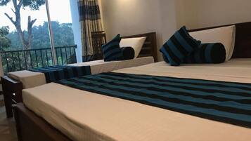 Perhehuone | 1 makuuhuone, työpöytä, kannettavalle tietokoneelle sopiva työtila