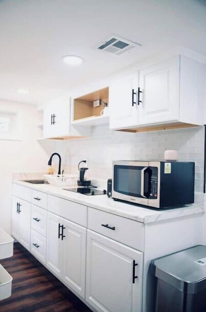 Lovely 2 Bedroom & 1 Bath Space