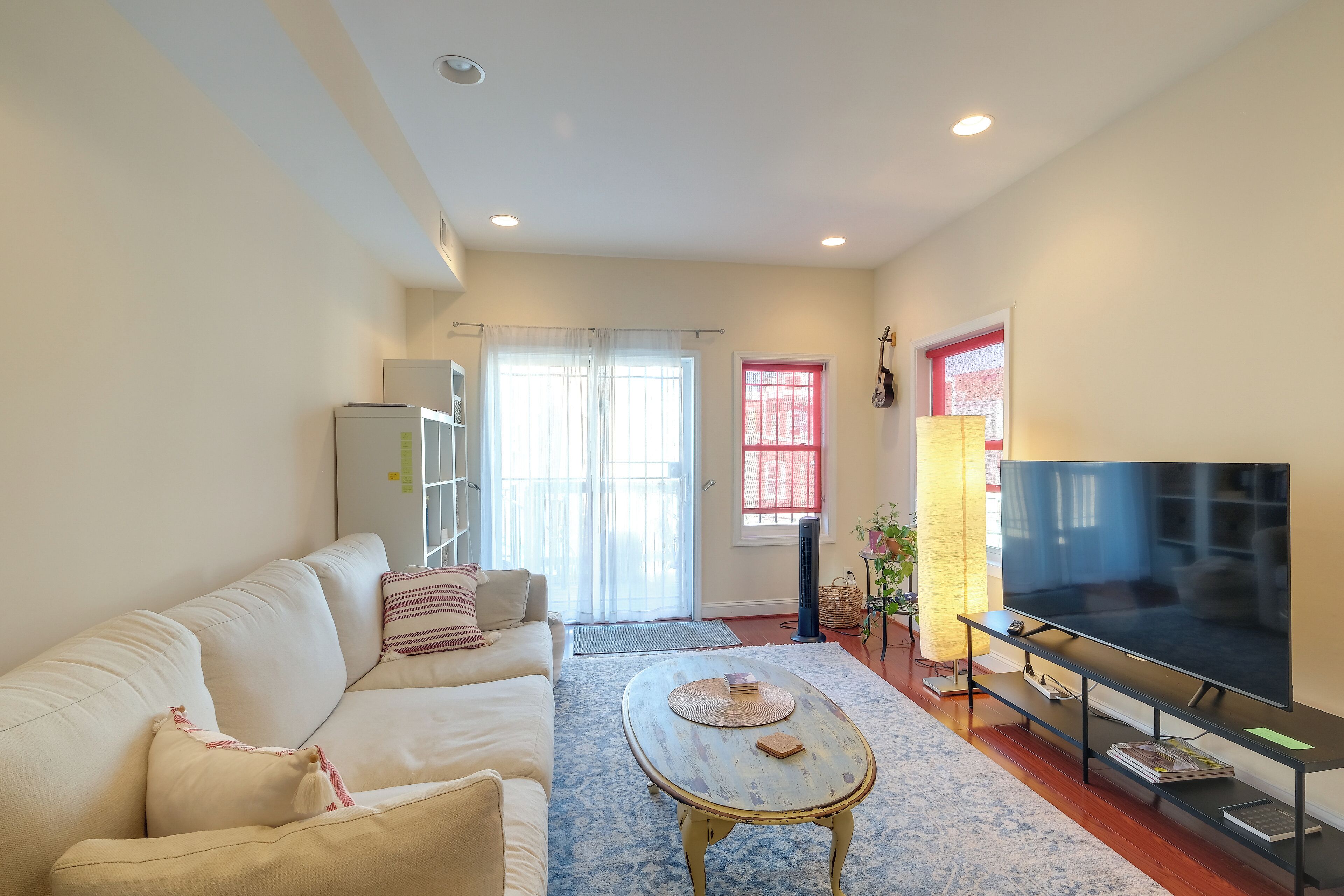 DC Townhome ~ 3 Mi to National Mall: WFH Friendly!