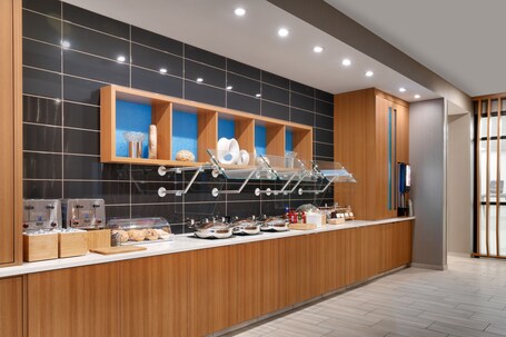 Springhill Suites Phoenix Scottsdale Marriott - Image 29