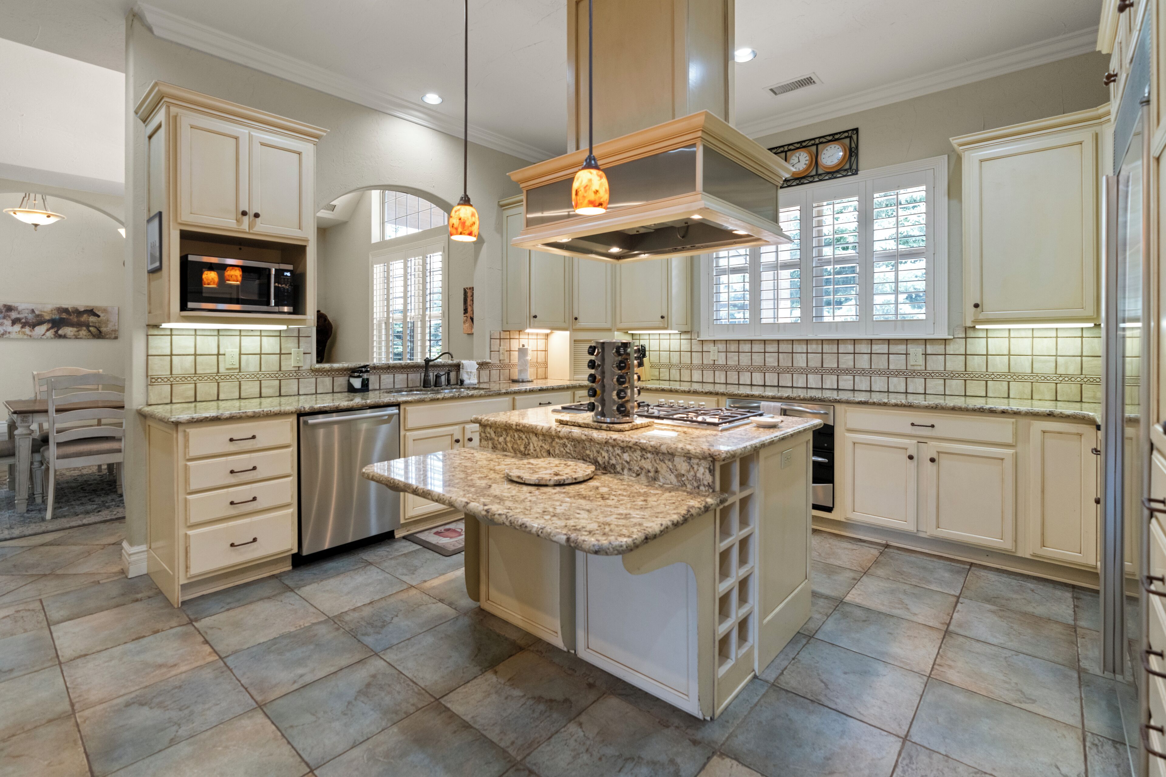 House | Private kitchen | Full-size fridge, microwave, oven, stovetop