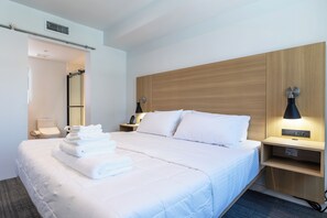 Suite, 2 soverom, ikke-røyk, balkong | Allergitestet sengetøy, memory foam-senger, safe på rommet og skrivebord