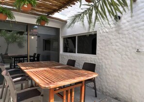 屋外ダイニングエリア