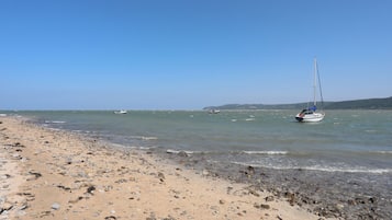 Una playa cerca