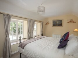 2 habitaciones, decoración personalizada y muebles diferentes 