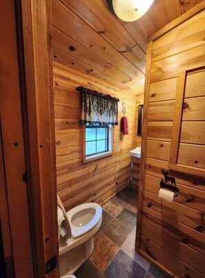 Towels, soap, shampoo, toilet paper