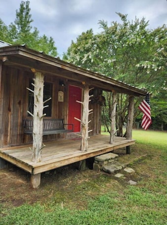 Exterior. Little cabin in the heart of the Kiamichi Mountains 33 miles from Hochatown, OK