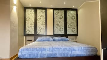 1 dormitorio, escritorio, tabla de planchar con plancha y wifi gratis