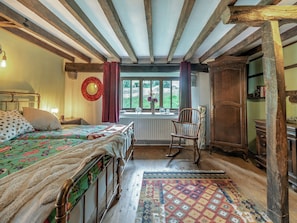 1 bedroom, free WiFi, bed sheets