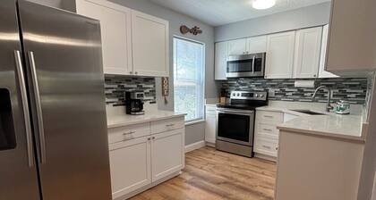 Cozy Cattle View Cottage