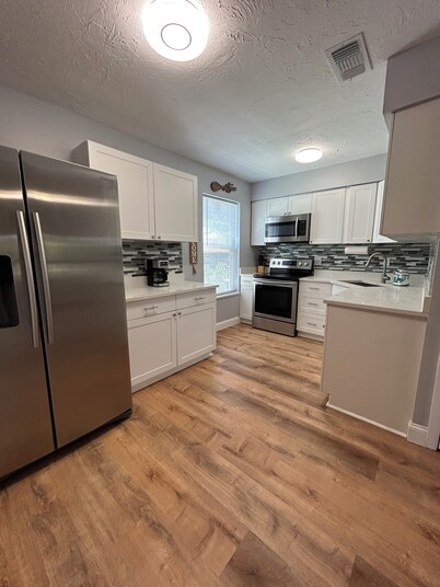 Cozy Cattle View Cottage