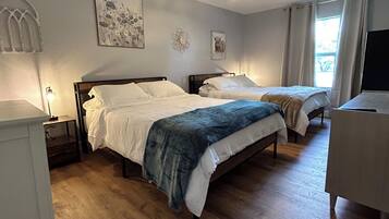 2 bedrooms, iron/ironing board, WiFi, bed sheets