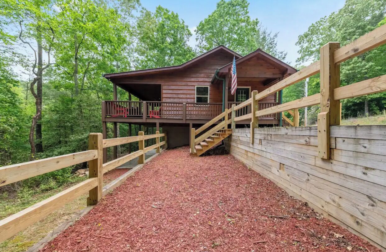 Secluded cabin with hot tub, fireplace, outdoor fire pit and Tent Camping Area!