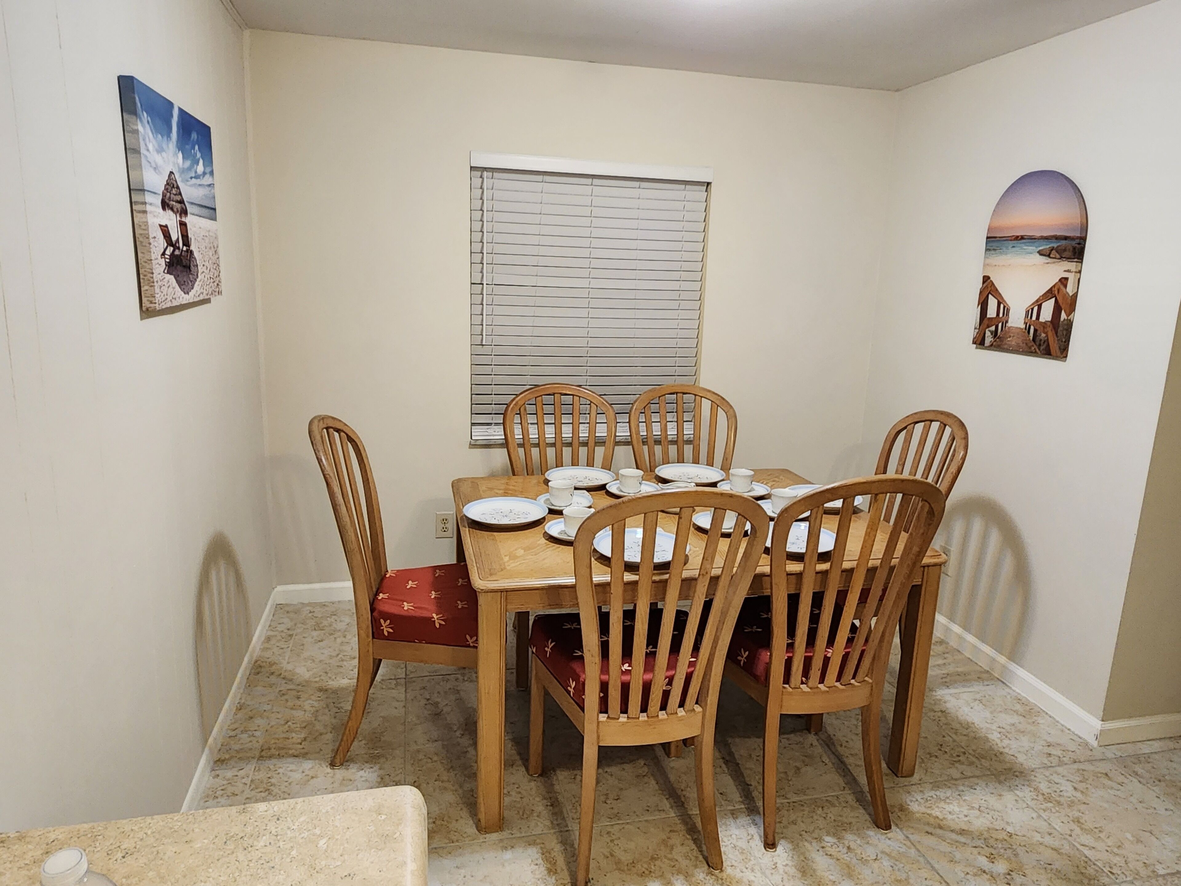 Large, cozy and convenient king bed 1/1 + office/den villa - 1 mile from beach!