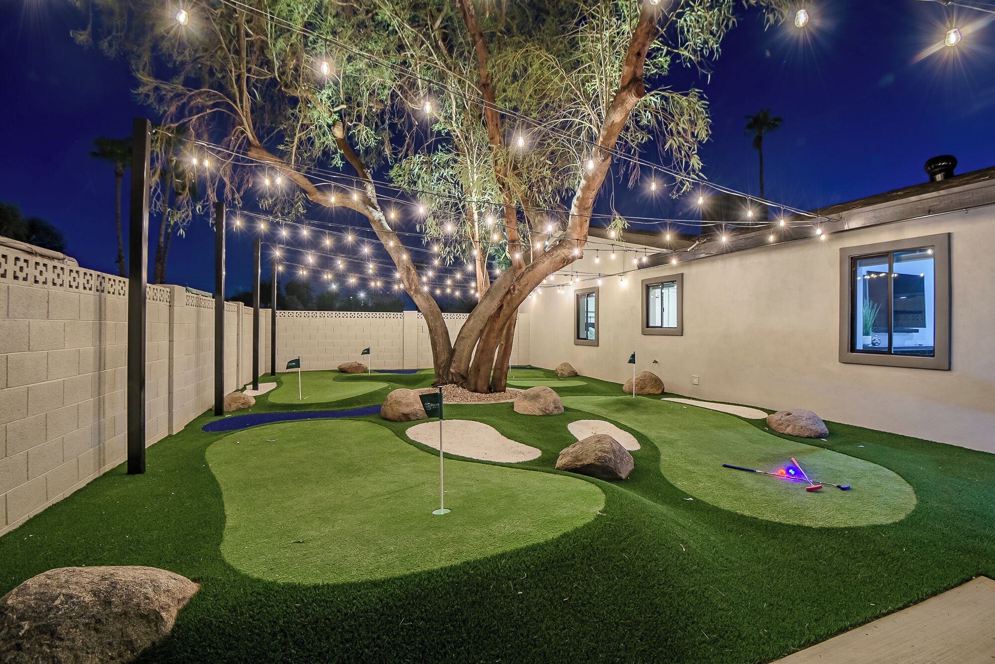 Golf Paradise - 5 Hole Putt-Putt & 3 Hole Putting Green+Heated Pool & Hot Tub