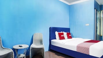 Standard Double Room | Desk, laptop workspace, bed sheets