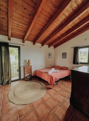 2 quartos, Wi-Fi de cortesia, roupa de cama