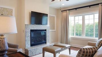 TV, fireplace