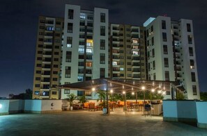 Exterior - Luxurious 2 Bed Garden City (Nairobi)