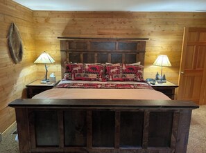 2 habitaciones, caja de seguridad en la habitación y escritorio