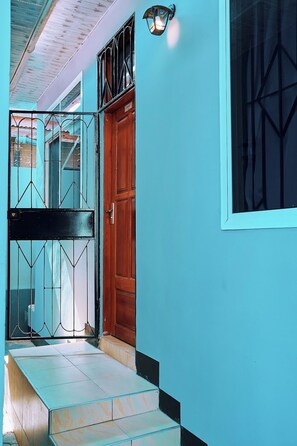 Interior - Perfect Gateway minute walk to a major Hotel (Dar es Salaam)