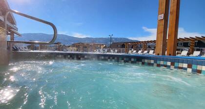 Unplug and unwind at our peaceful retreat away from the city's frantic rhythm!