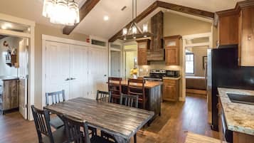 Waltzing Matilda | Private kitchen