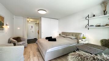 Free WiFi, bed sheets