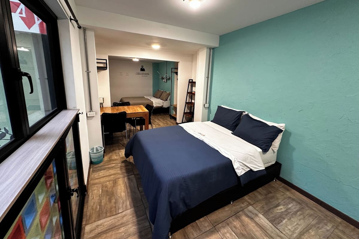 Monolocale Standard, 2 letti queen, bagno privato | Una cassaforte in camera, postazione laptop, Wi-Fi gratuito, lenzuola