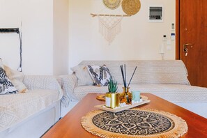 Smart TV, table tennis