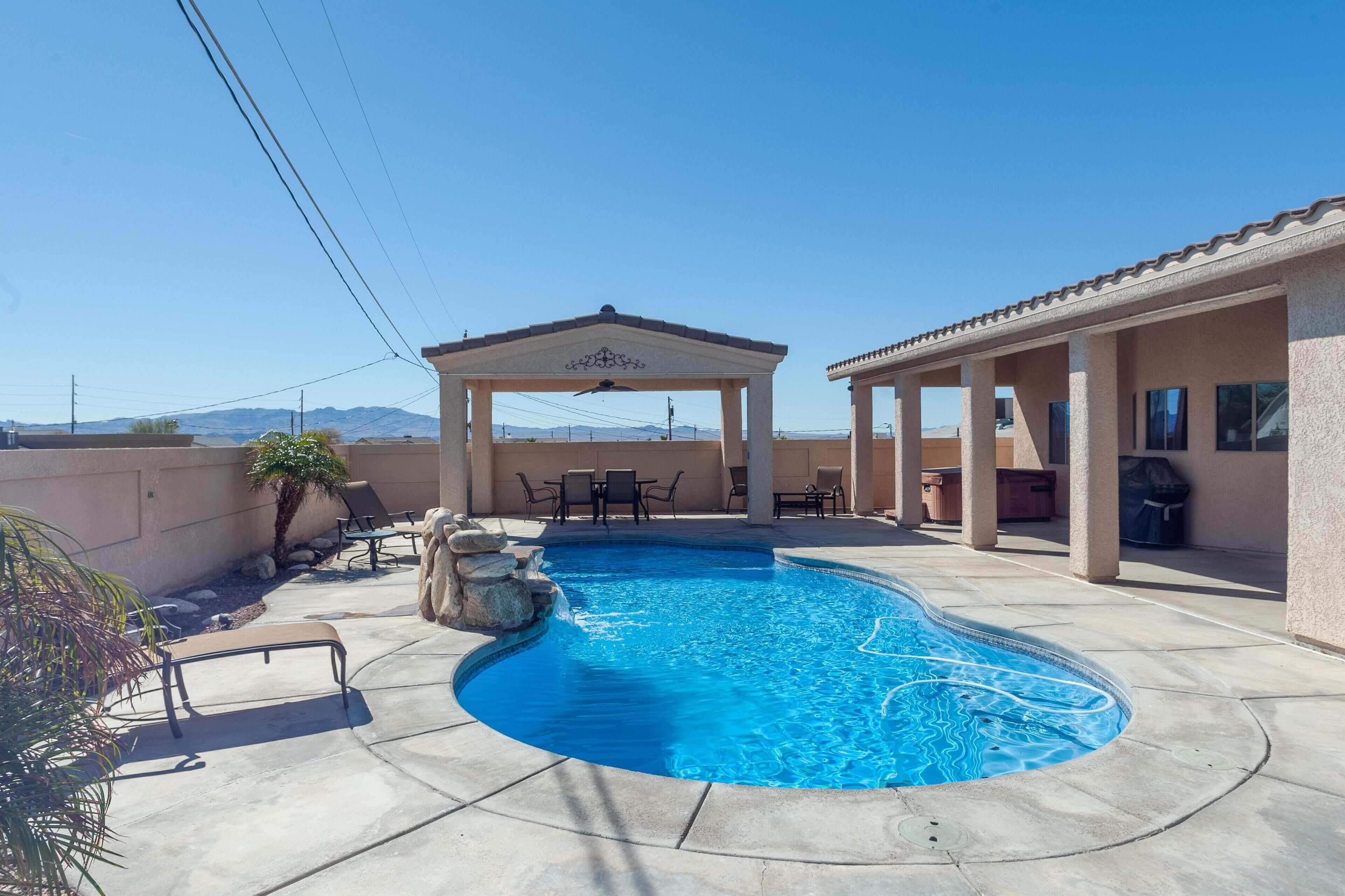 Swift River Getaway!  Pool-Hot Tub-Putter Green