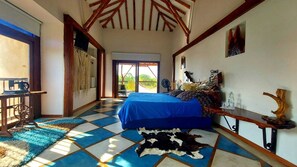 5 bedrooms, WiFi, bed sheets