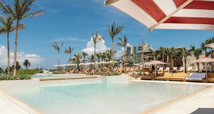 Hotel Indigo Grand Cayman by IHG
