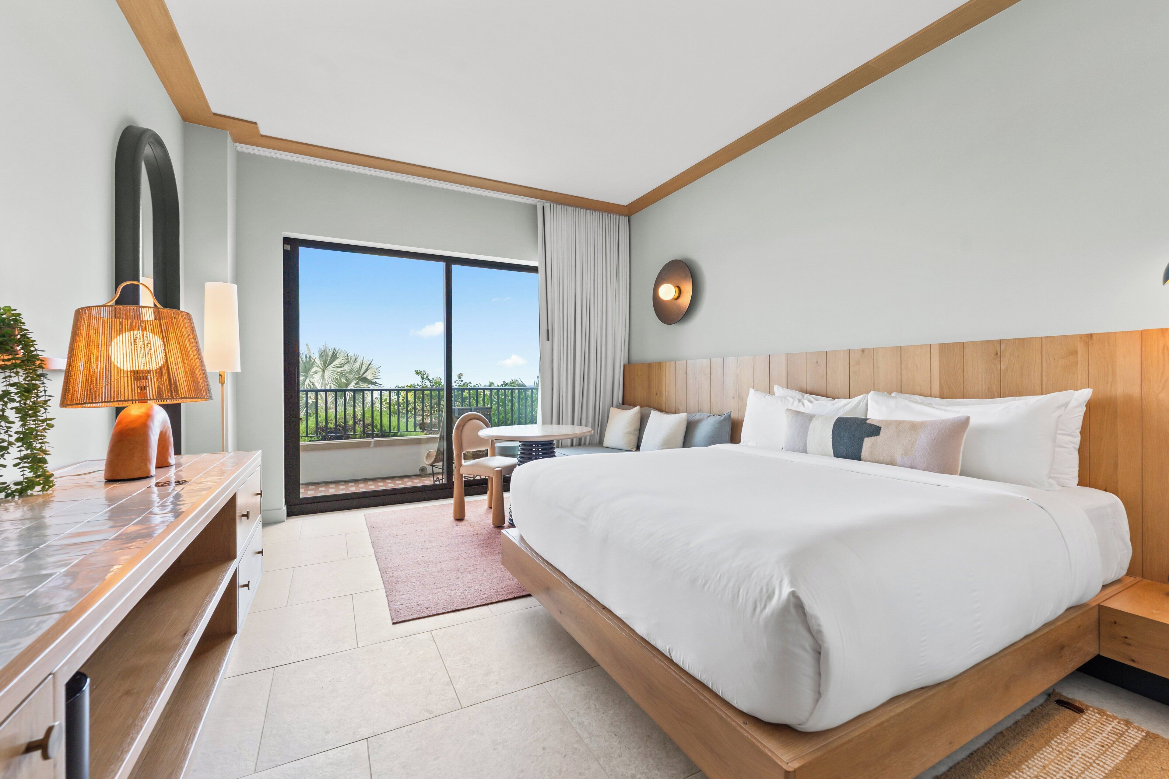 Standard Room, 1 King Bed, Pool View | Minibar, blackout curtains, iron/ironing board, free WiFi