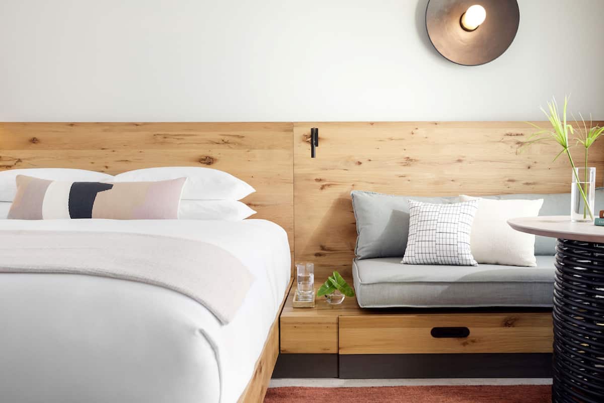 Cortinas blackout, tabla de planchar con plancha y wifi gratis