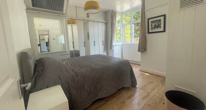 Immaculate 2-bed House in Potters Bar