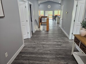 Interior - Heart of Branson Retreat / Hot Tub / Pool Table / Game Room / Fire Pit / Lvl2 EV (Branson)