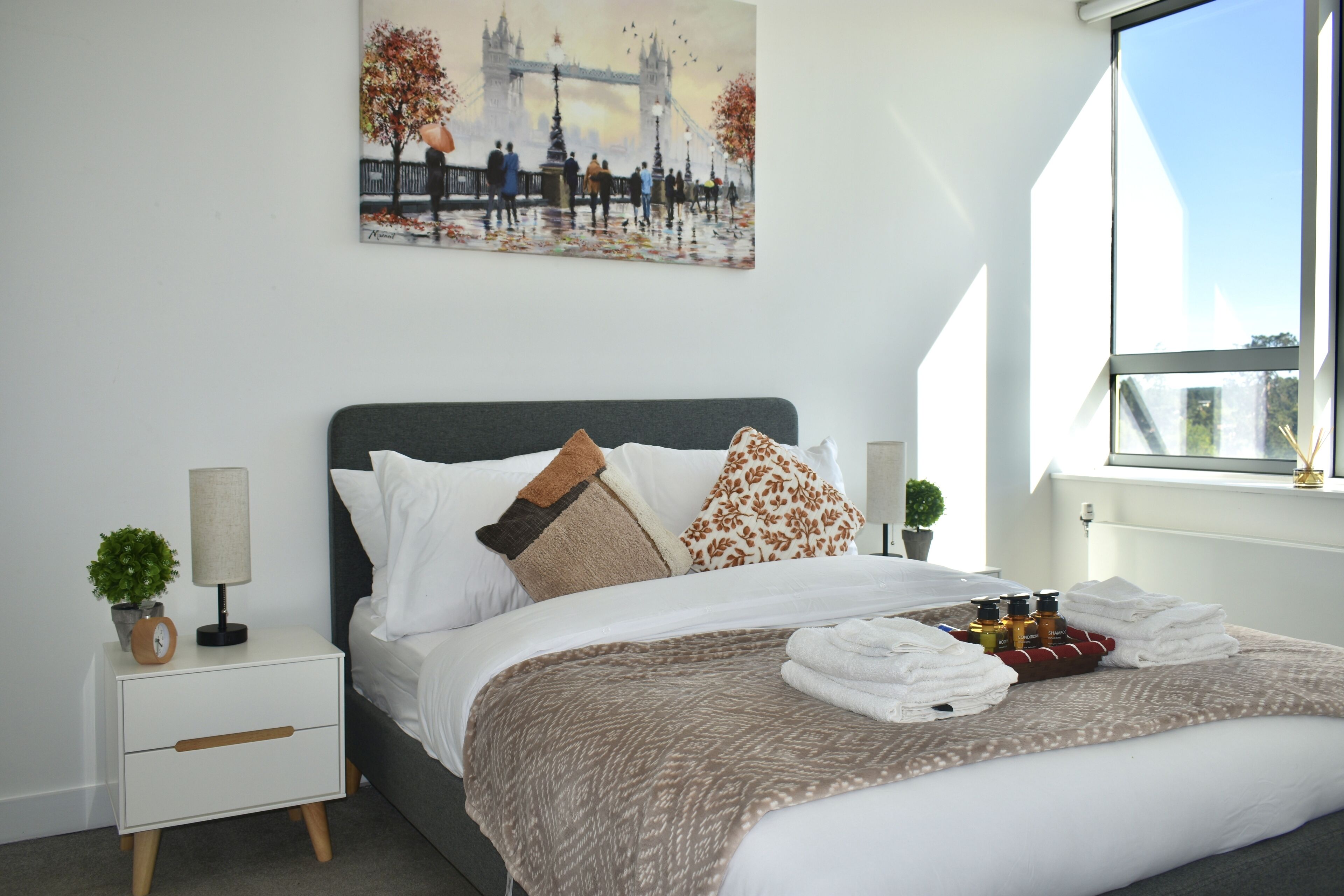 2 室のベッドルーム、アイロン / アイロン台、WiFi (無料)、ベッドシーツ