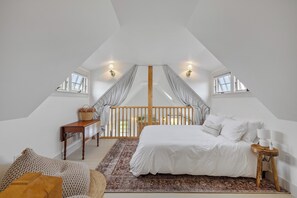 3 bedrooms, desk, iron/ironing board, travel cot