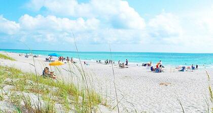 Camper with Bicycles. Close to Beach. Deck & BBQ!