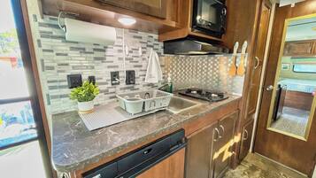 Microwave, coffee/tea maker