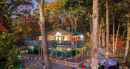 Blue Ridge Lodge - Mtn View/Hot tub/Sauna/Game Room/Fire Pit