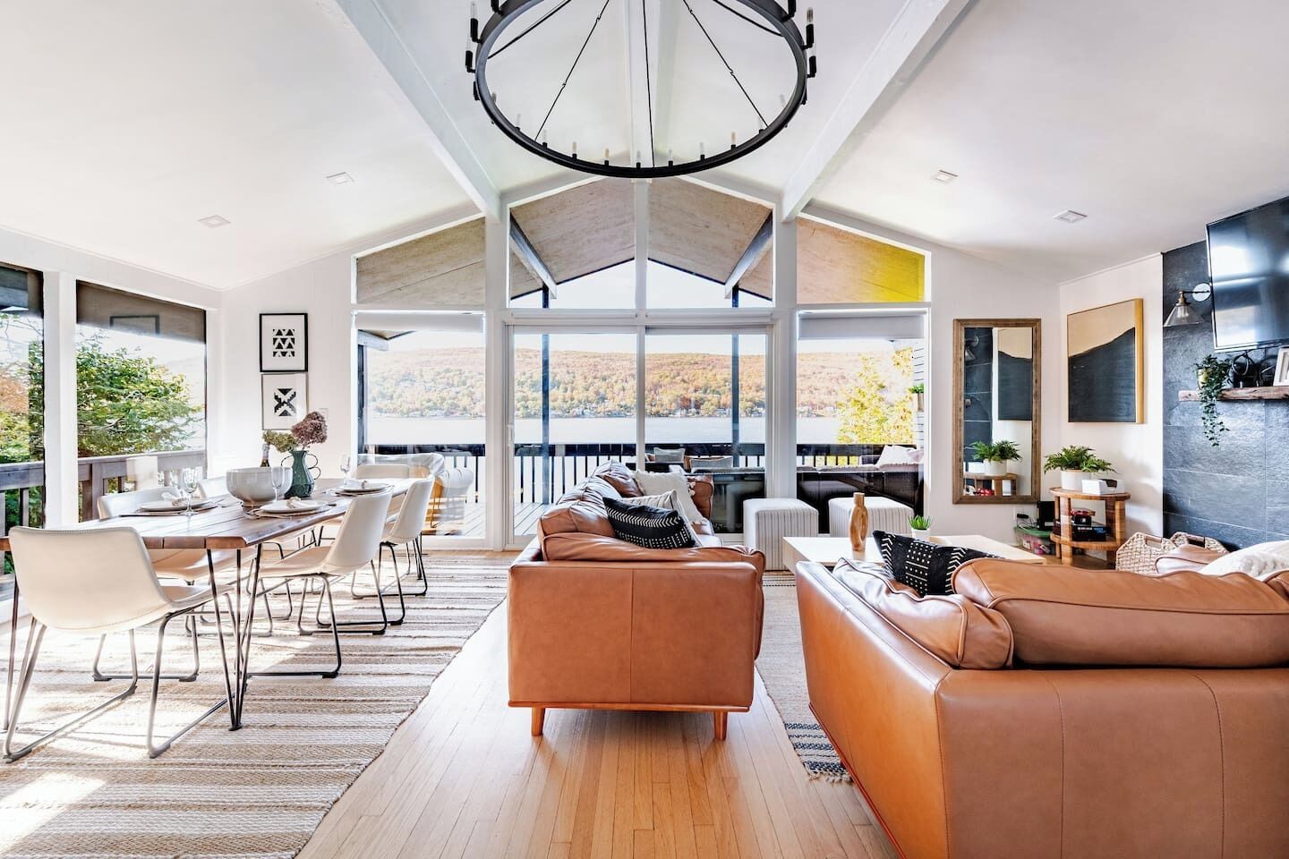 Télévision, cheminée