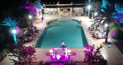 Villa Acquatique à 3 Minutes de la Médina!