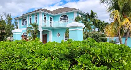 Pink Coral Getaway 2Br King Bed Pool